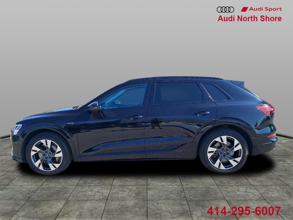 2023 Audi e-tron Premium photo 4