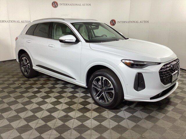 2025 Audi Q5 2.0T Premium Plus photo 3
