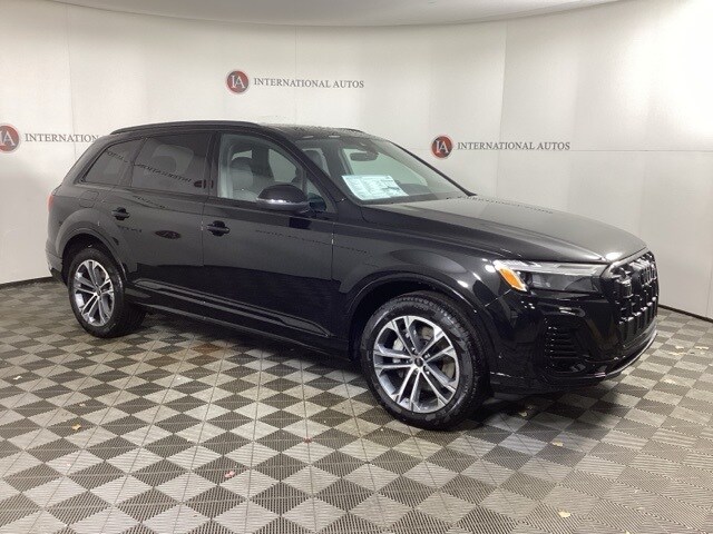 2026 Audi Q7 45 Premium Plus photo 3