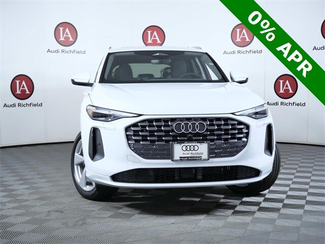 2025 Audi Q5 2.0T Premium Plus photo 2