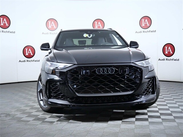 2025 Audi RS Q8 photo 3