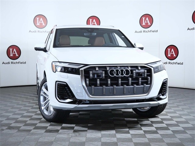 2025 Audi Q7 55 Premium photo 3