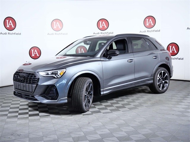 2025 Audi Q3 45 TFSI S line Premium Plus photo 4