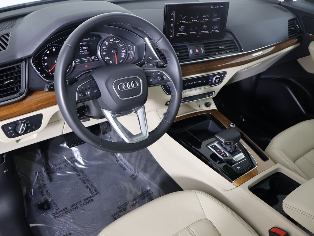 2023 Audi Q5 45 S line Premium photo 2