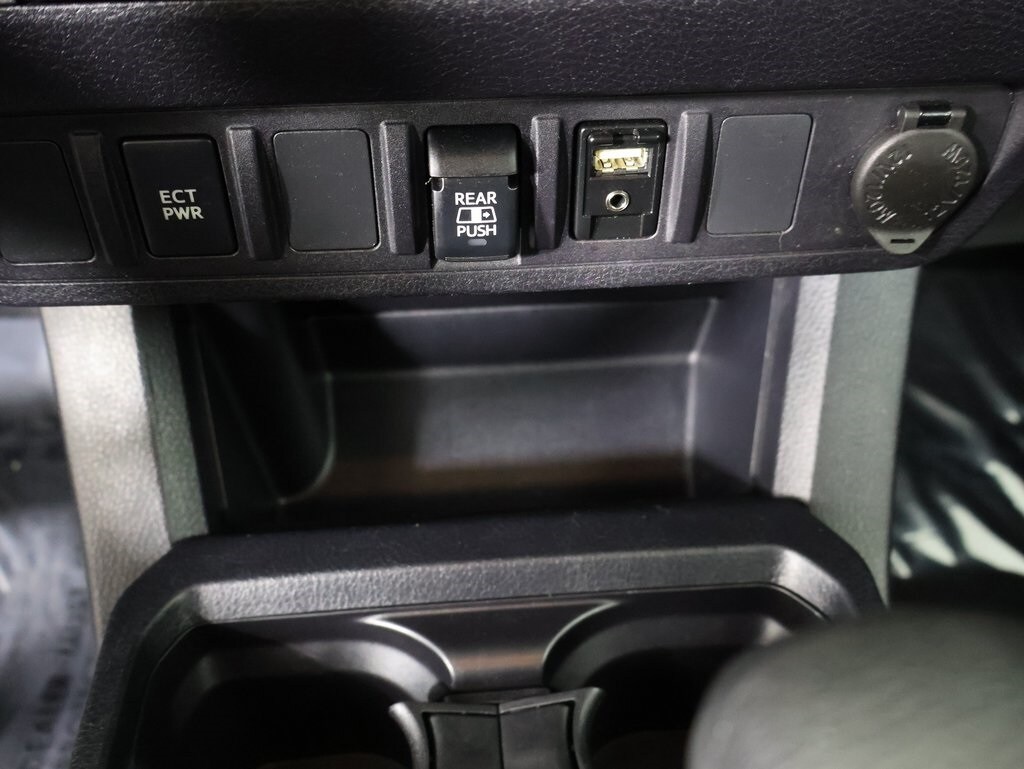 2019 Toyota Tacoma SR5 photo 3