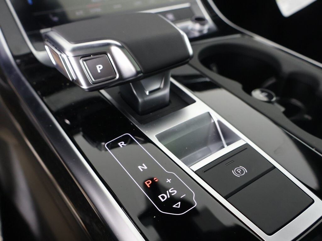 2025 Audi Q7 45 Premium photo 3