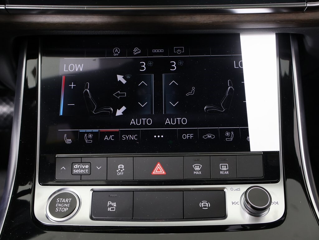 2025 Audi Q7 45 Premium Plus photo 4