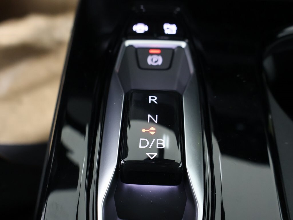 2025 Audi Q6 E-tron Premium Plus photo 3