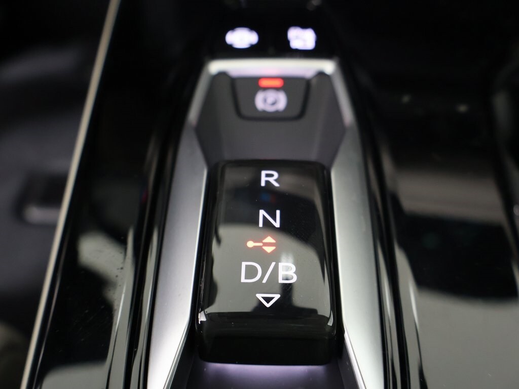 2025 Audi Q6 E-tron Prestige photo 3