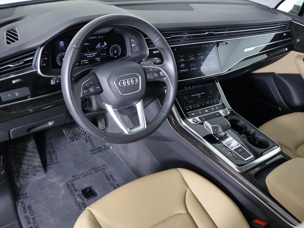 2022 Audi Q7 55 Premium Plus photo 2