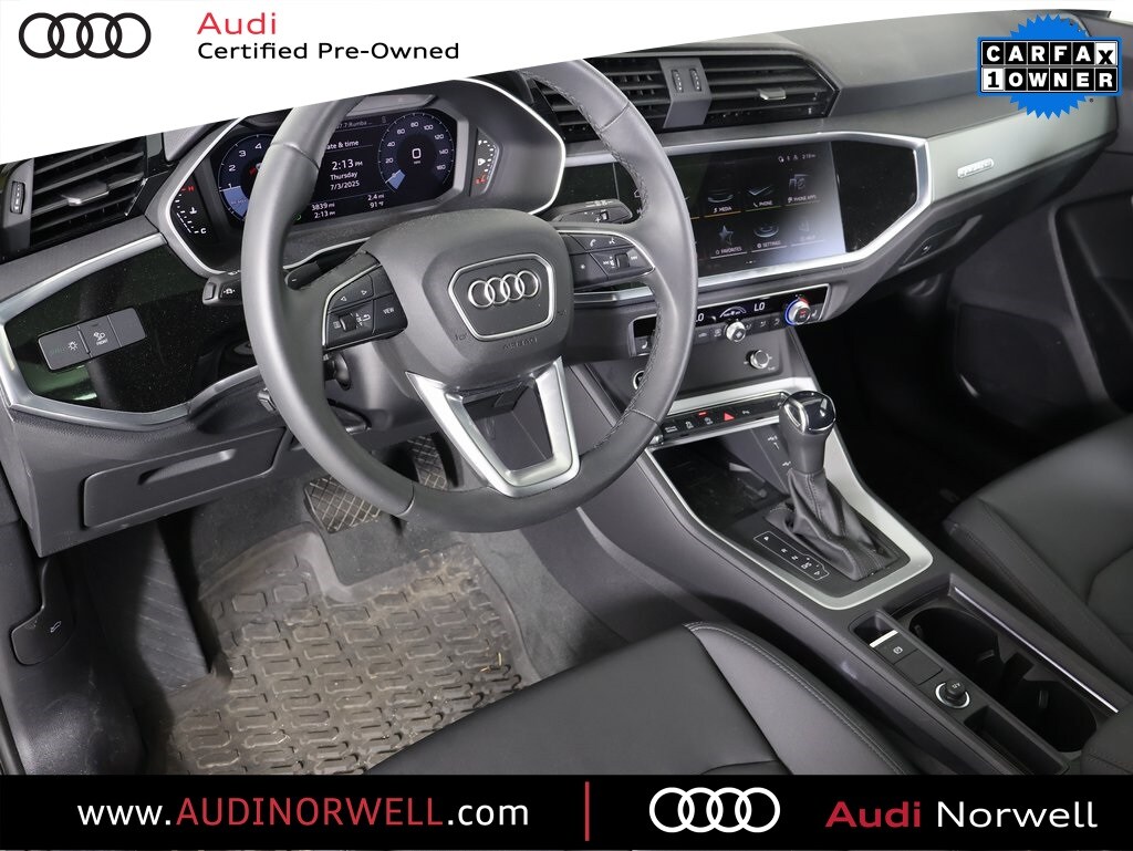 2025 Audi Q3 S line Premium photo 2