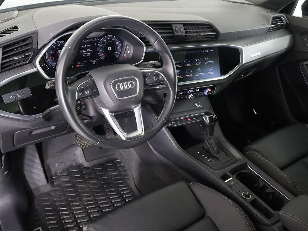 2022 Audi Q3 S line Premium Plus photo 2