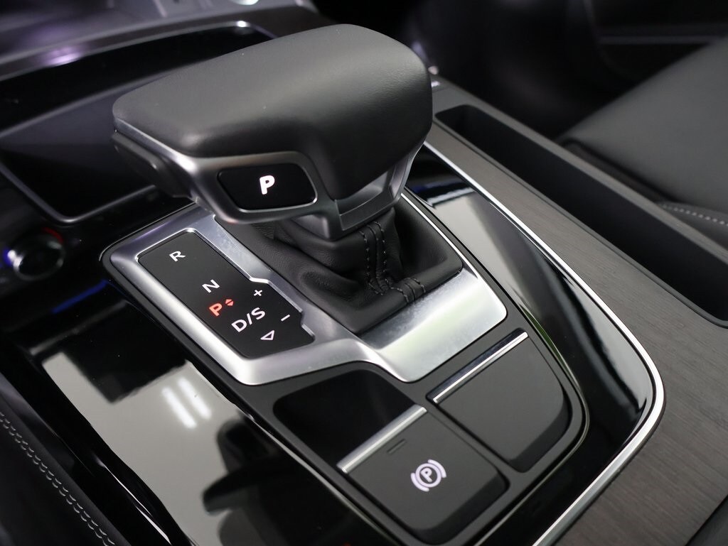 2024 Audi Q5 55 Prestige photo 4