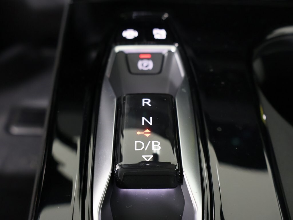 2025 Audi Q6 E-tron Premium Plus photo 3