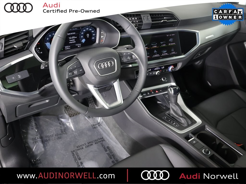 2025 Audi Q3 S line Premium photo 2