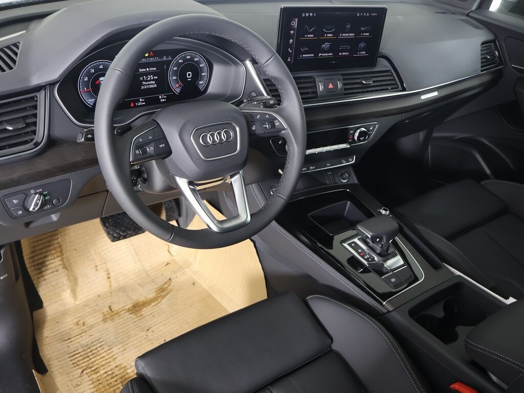 2025 Audi Q5 Sportback 45 S line Premium Plus photo 2