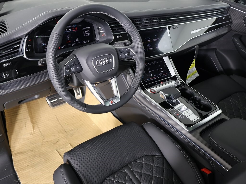 2025 Audi SQ7 Premium Plus photo 2