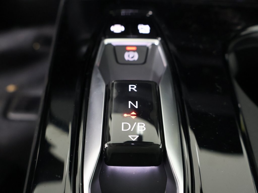2025 Audi Q6 E-tron Premium Plus photo 3