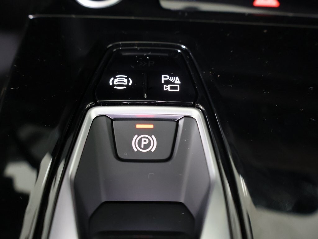 2025 Audi Q6 E-tron Premium Plus photo 4