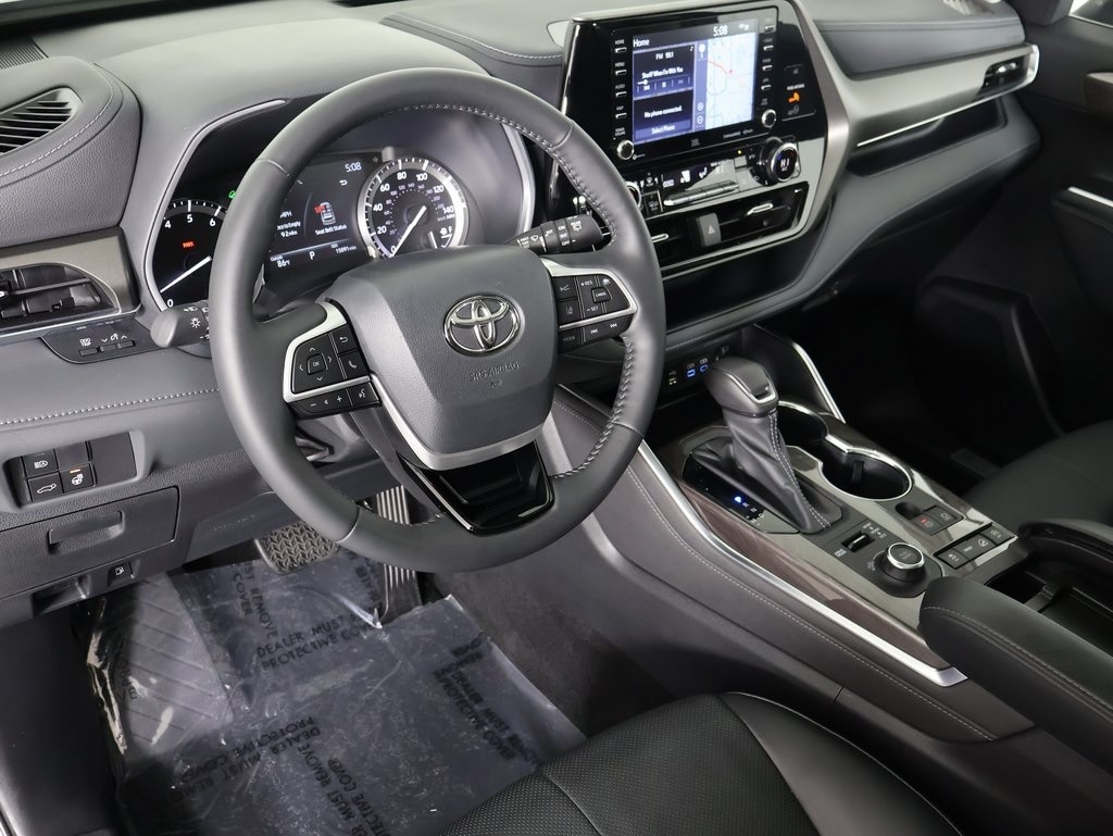 Used 2022 Toyota Highlander Limited with VIN 5TDDZRBH3NS214922 for sale in Norwell, MA