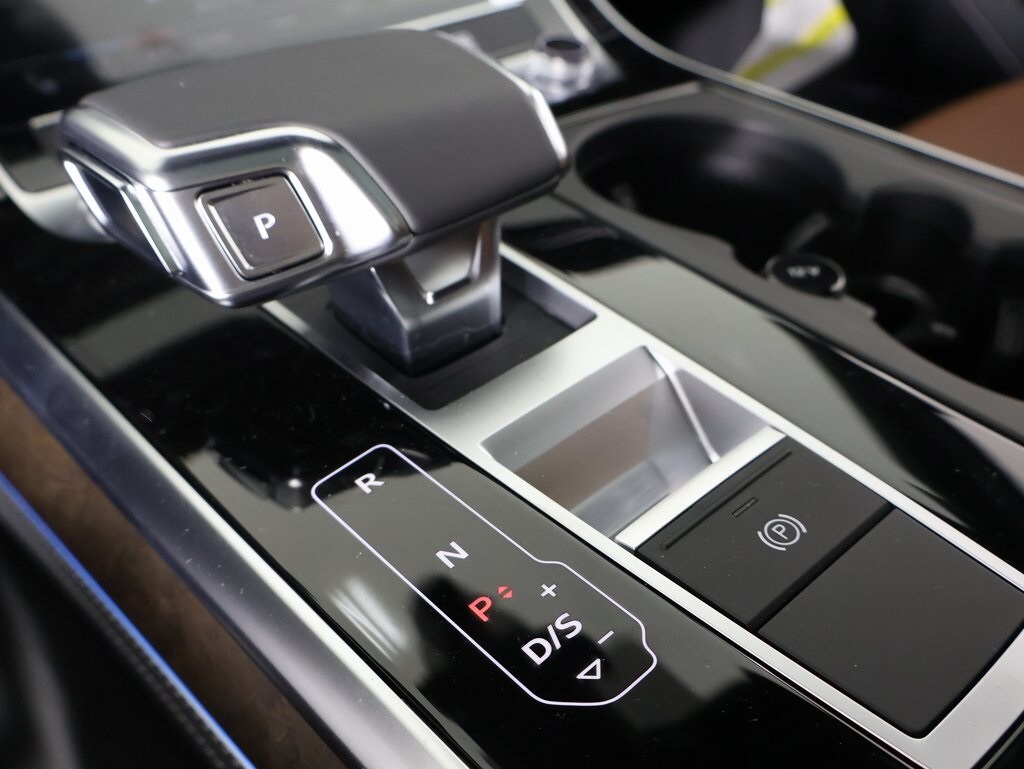 2025 Audi Q7 45 Premium Plus photo 3