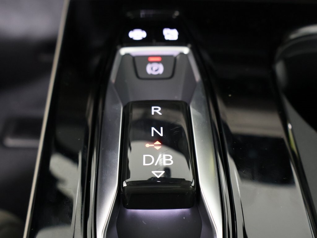 2025 Audi Q6 E-tron Prestige photo 3