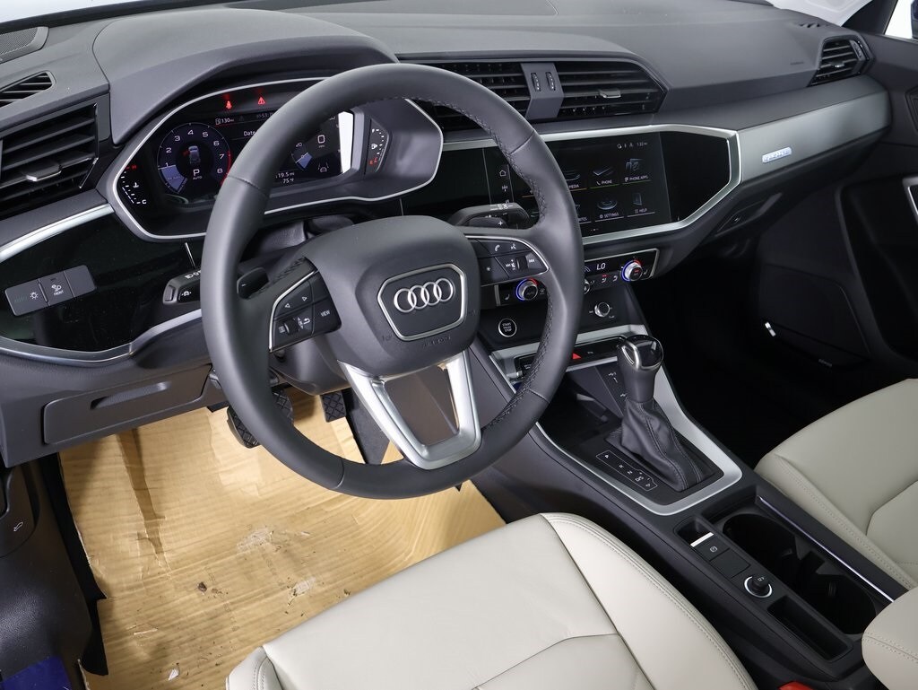 2025 Audi Q3 S line Premium Plus photo 2