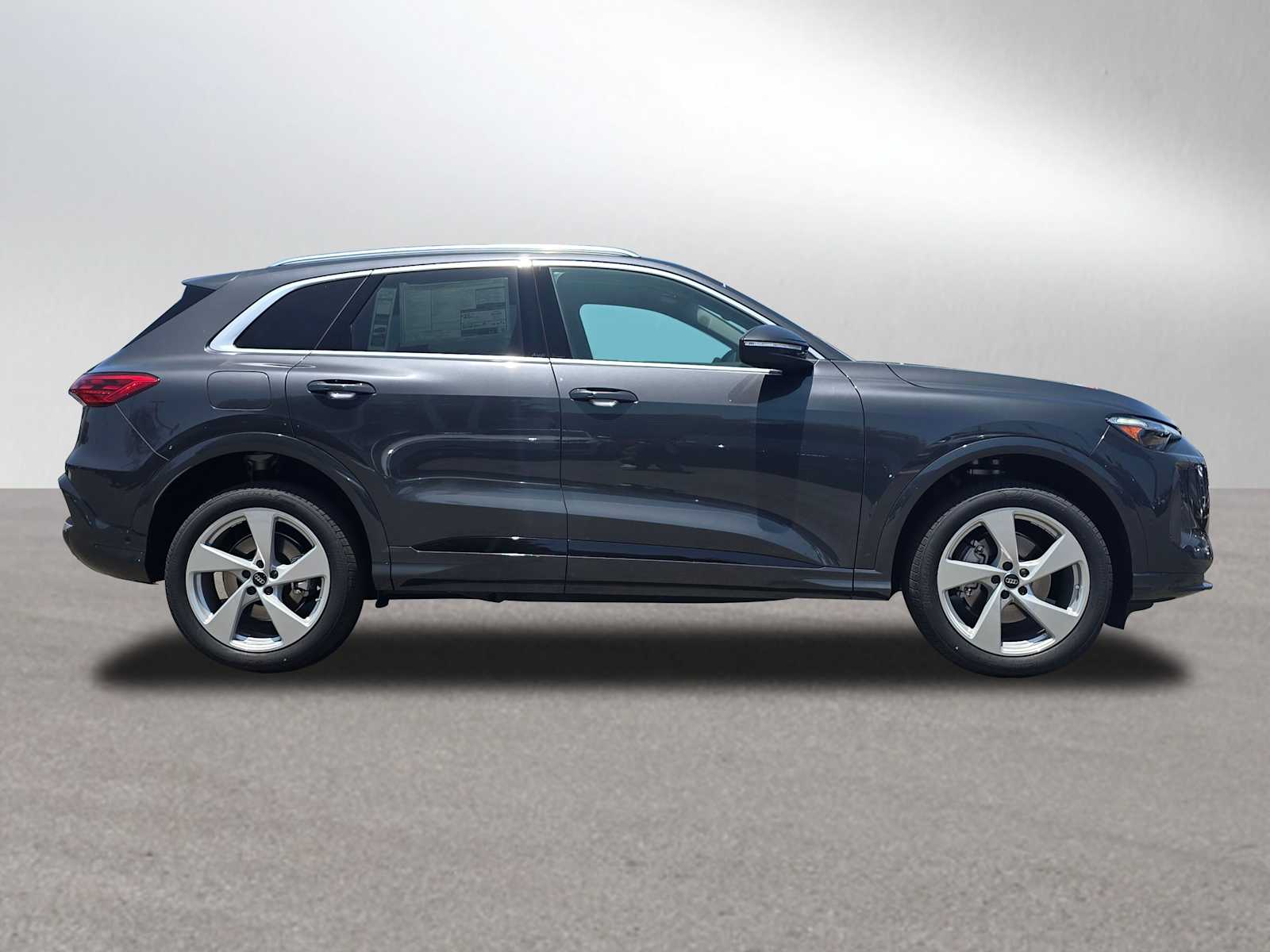 2025 Audi Q5 Premium Plus photo 2