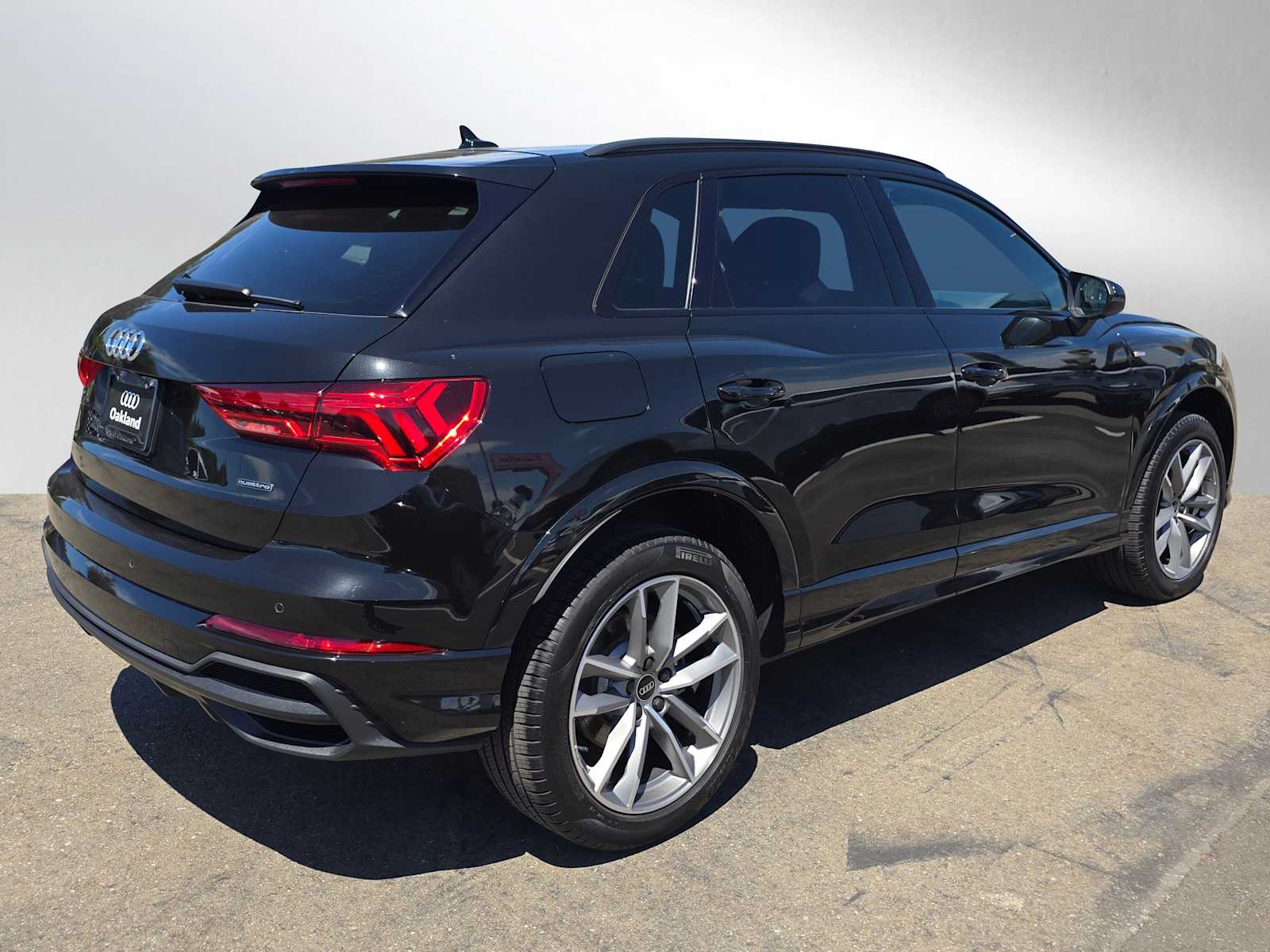 2025 Audi Q3 S line Premium 45 TFSI photo 3