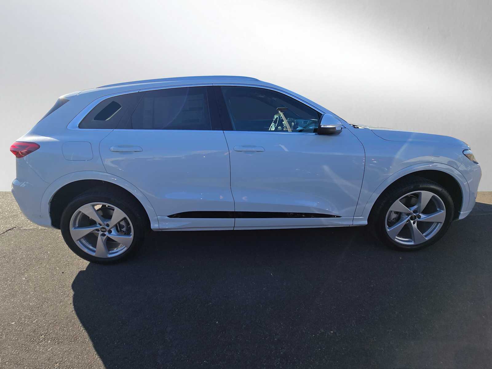 2025 Audi Q5 2.0T Premium Plus photo 2