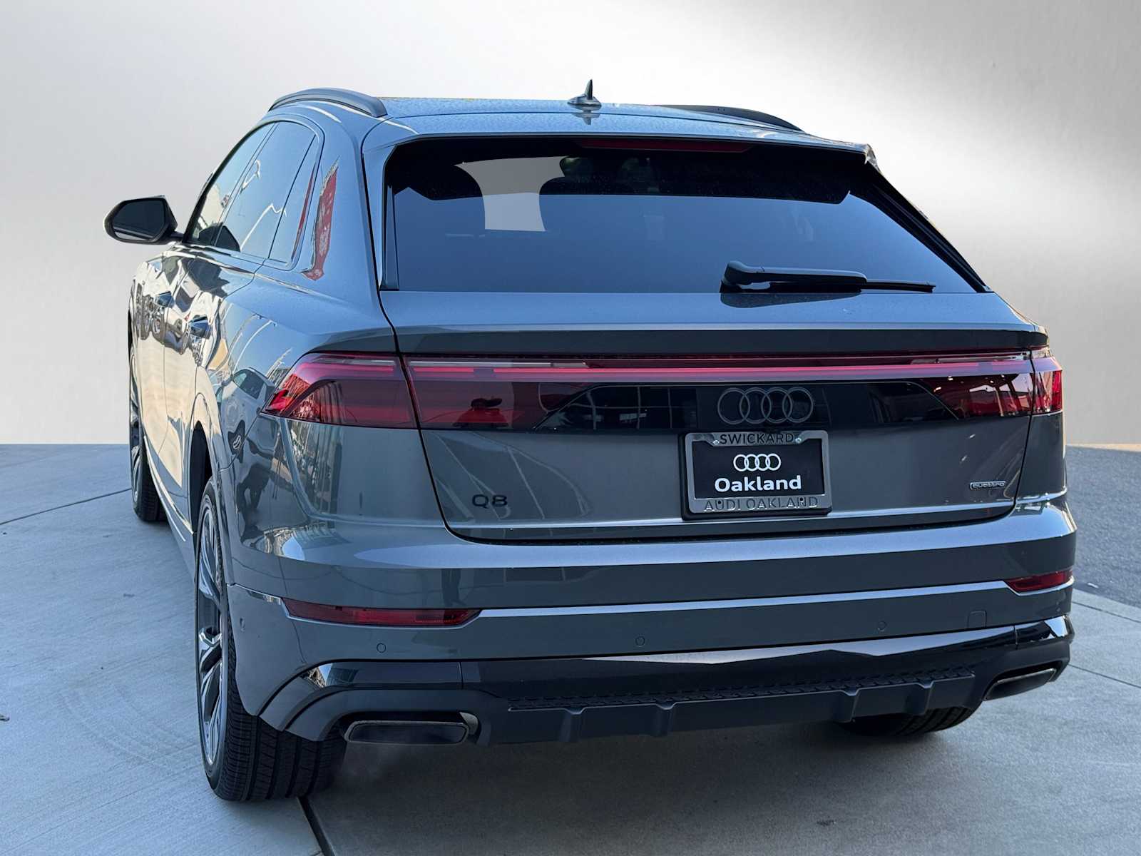 2025 Audi Q8 Premium Plus photo 3