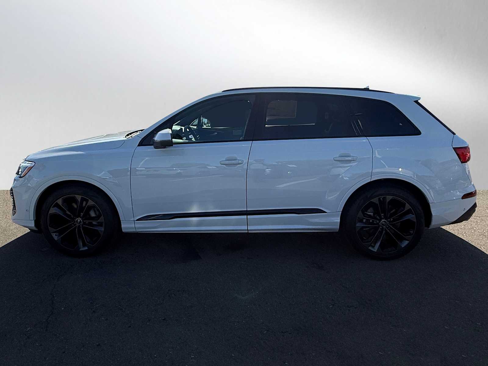 2025 Audi Q7 Prestige photo 2