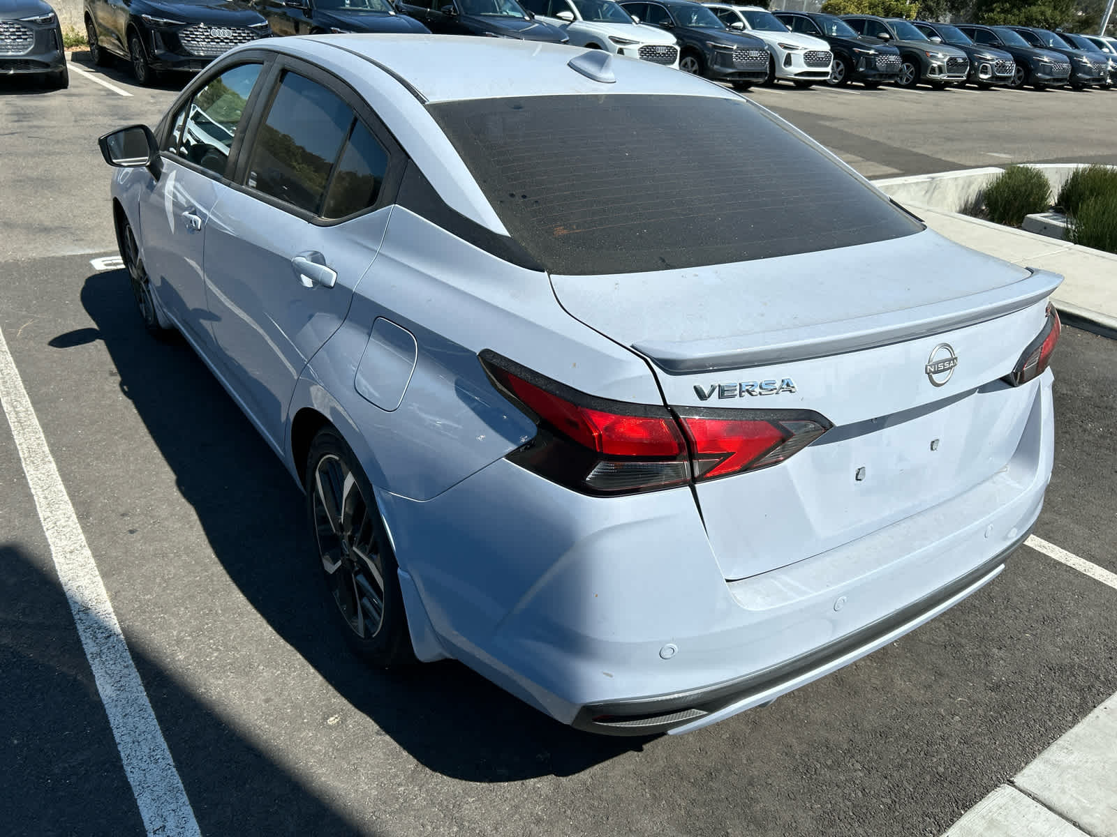 2024 Nissan Versa SR photo 3