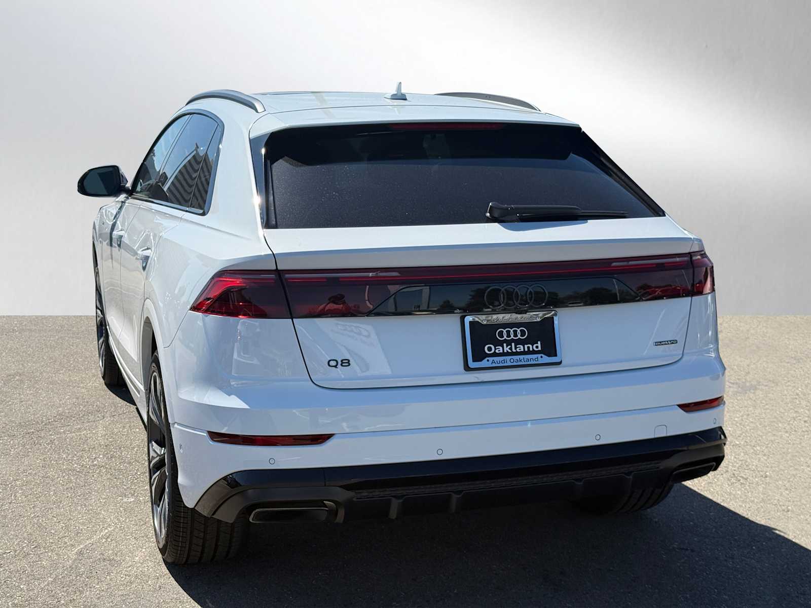 2025 Audi Q8 Premium Plus photo 3