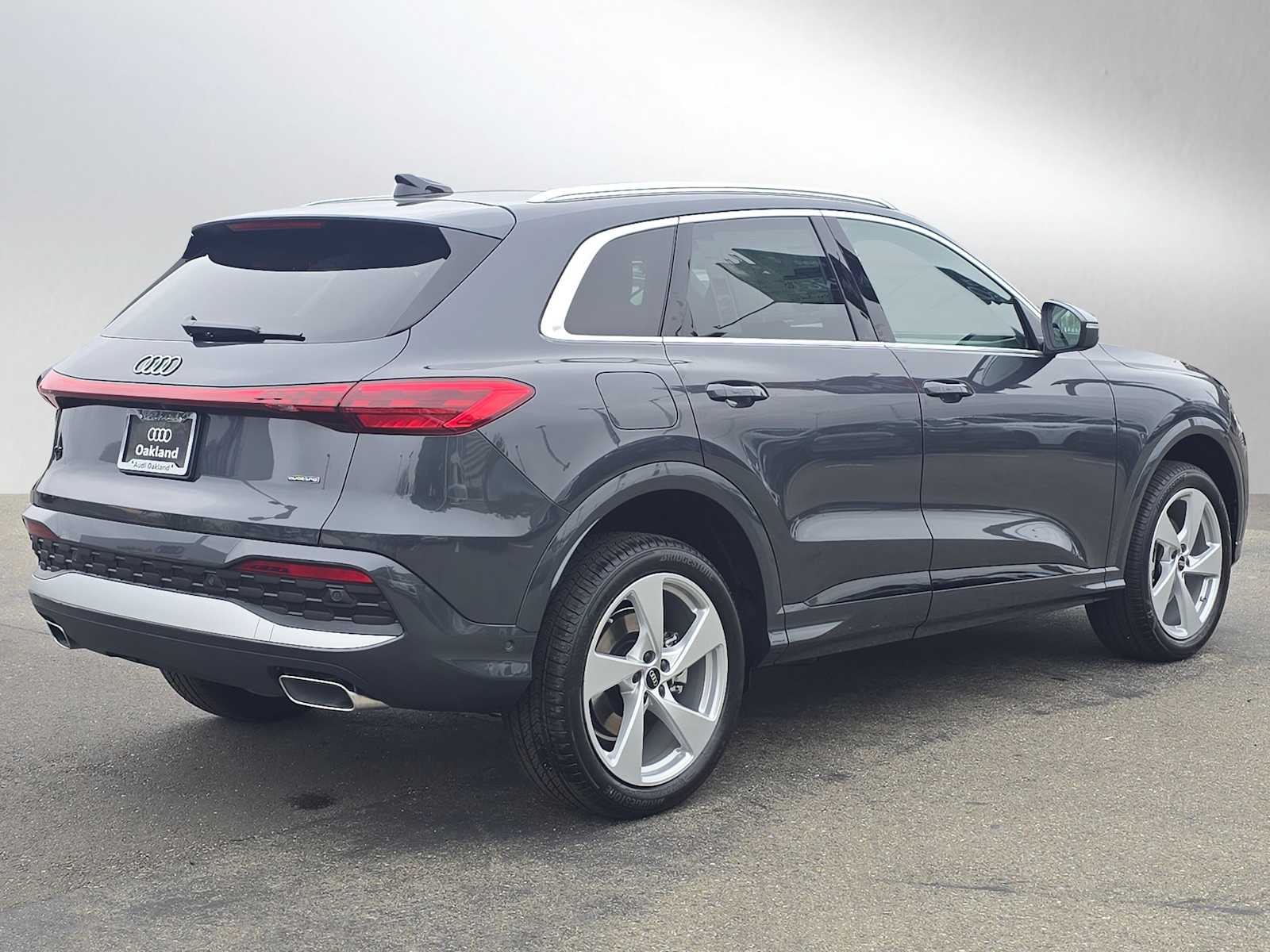 2025 Audi Q5 2.0T Premium Plus photo 3