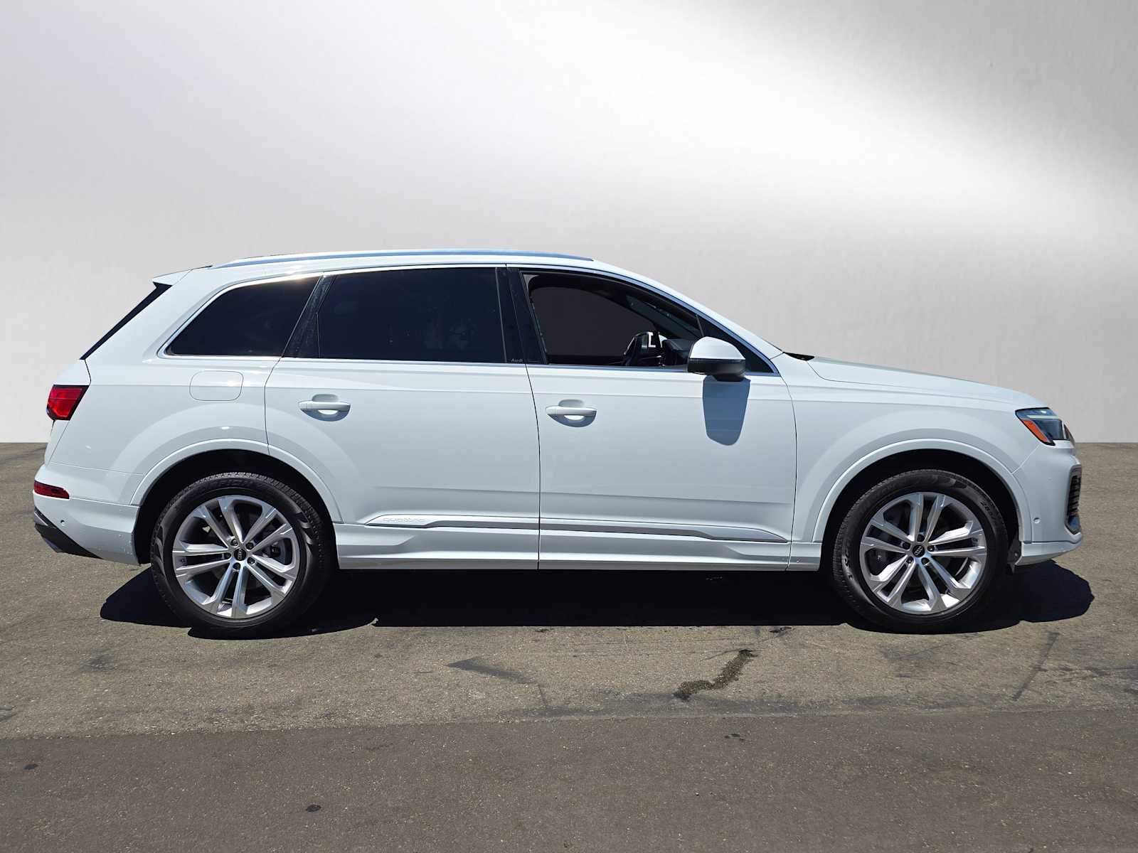 2025 Audi Q7 Premium 45 photo 2
