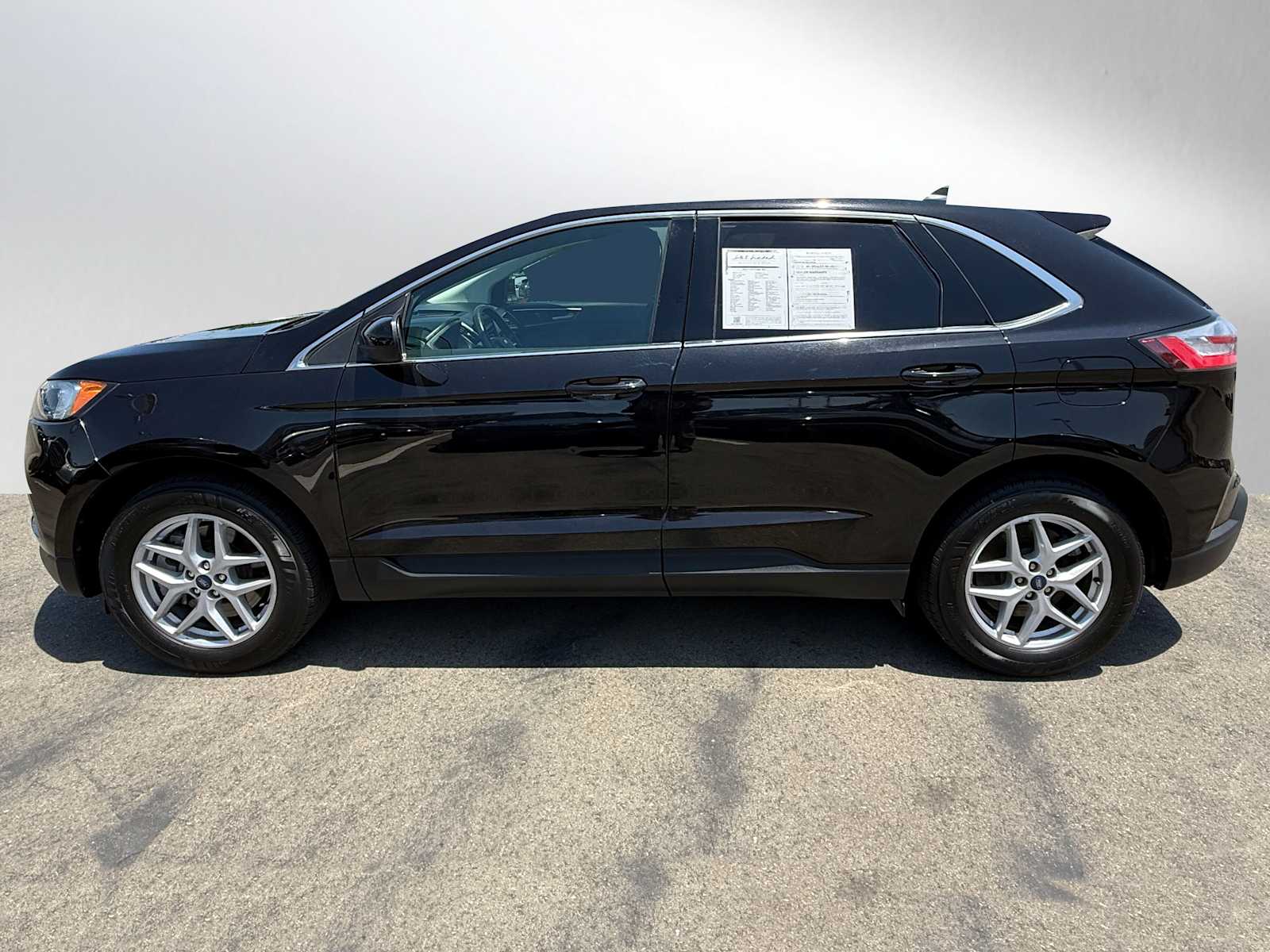2022 Ford Edge SEL photo 4