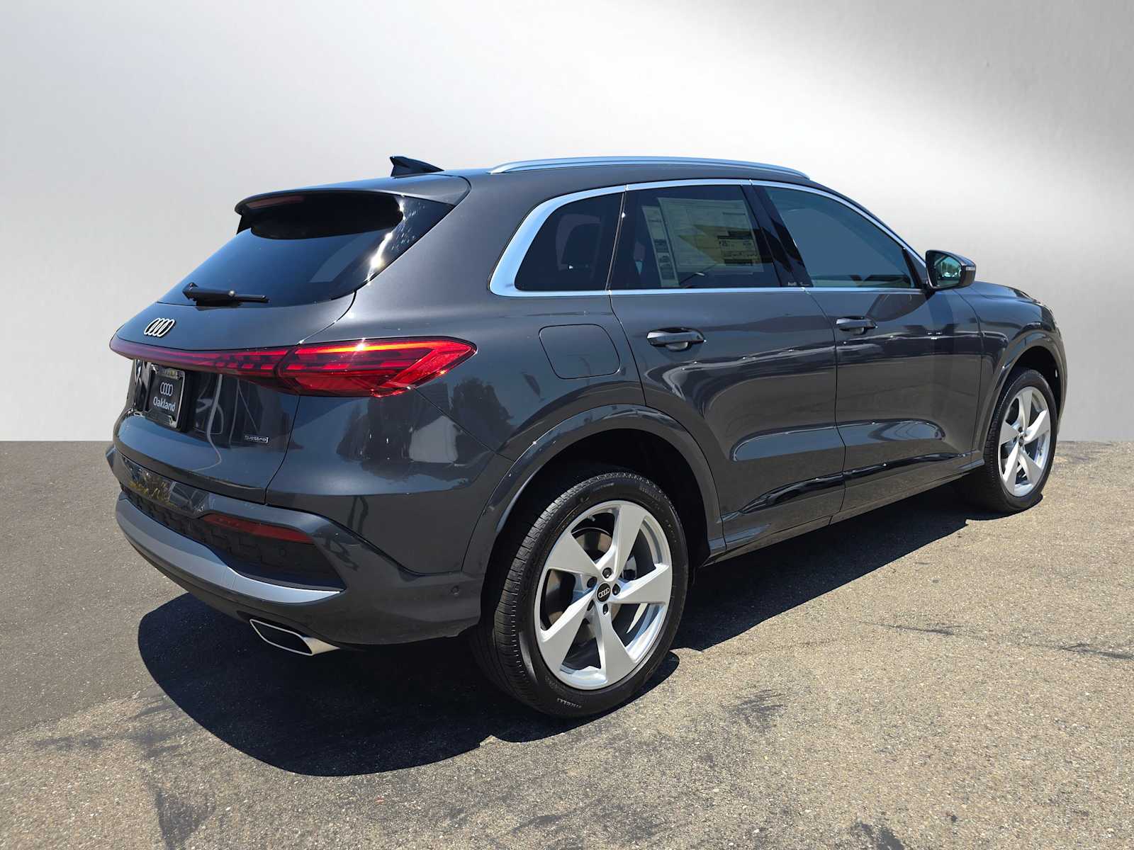 2025 Audi Q5 2.0T Premium Plus photo 3