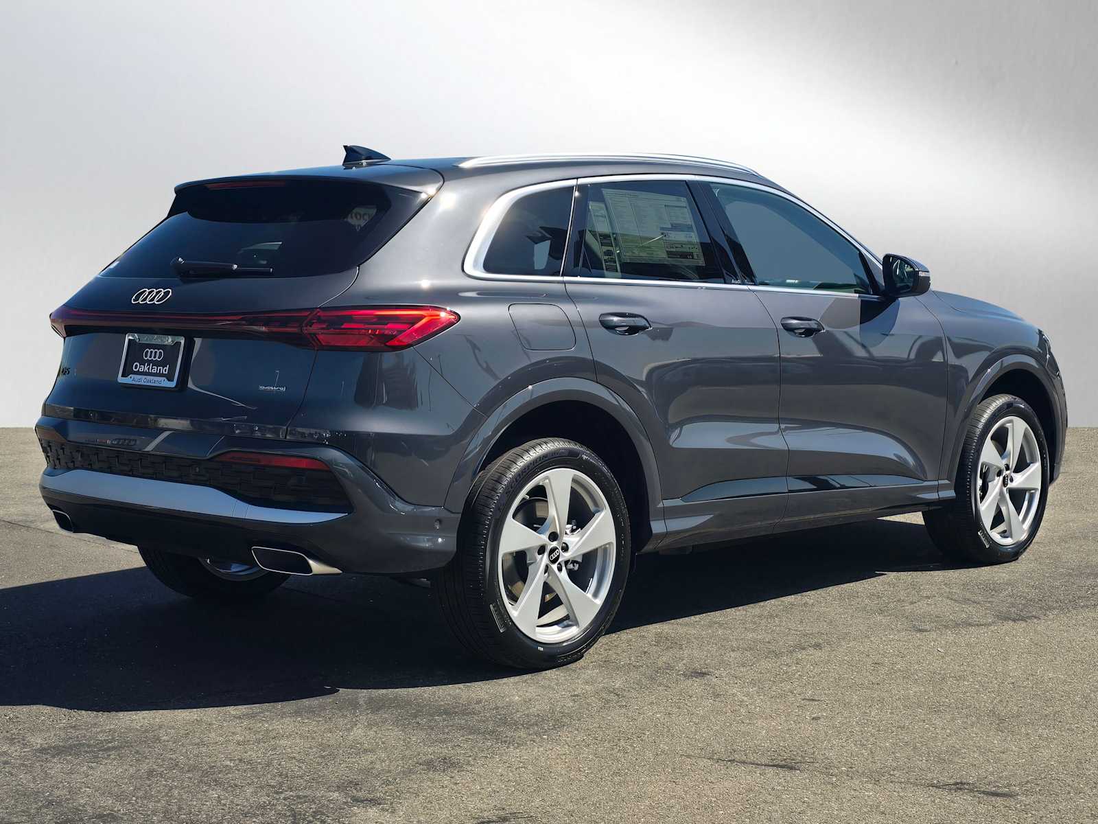 2025 Audi Q5 2.0T Premium Plus photo 3