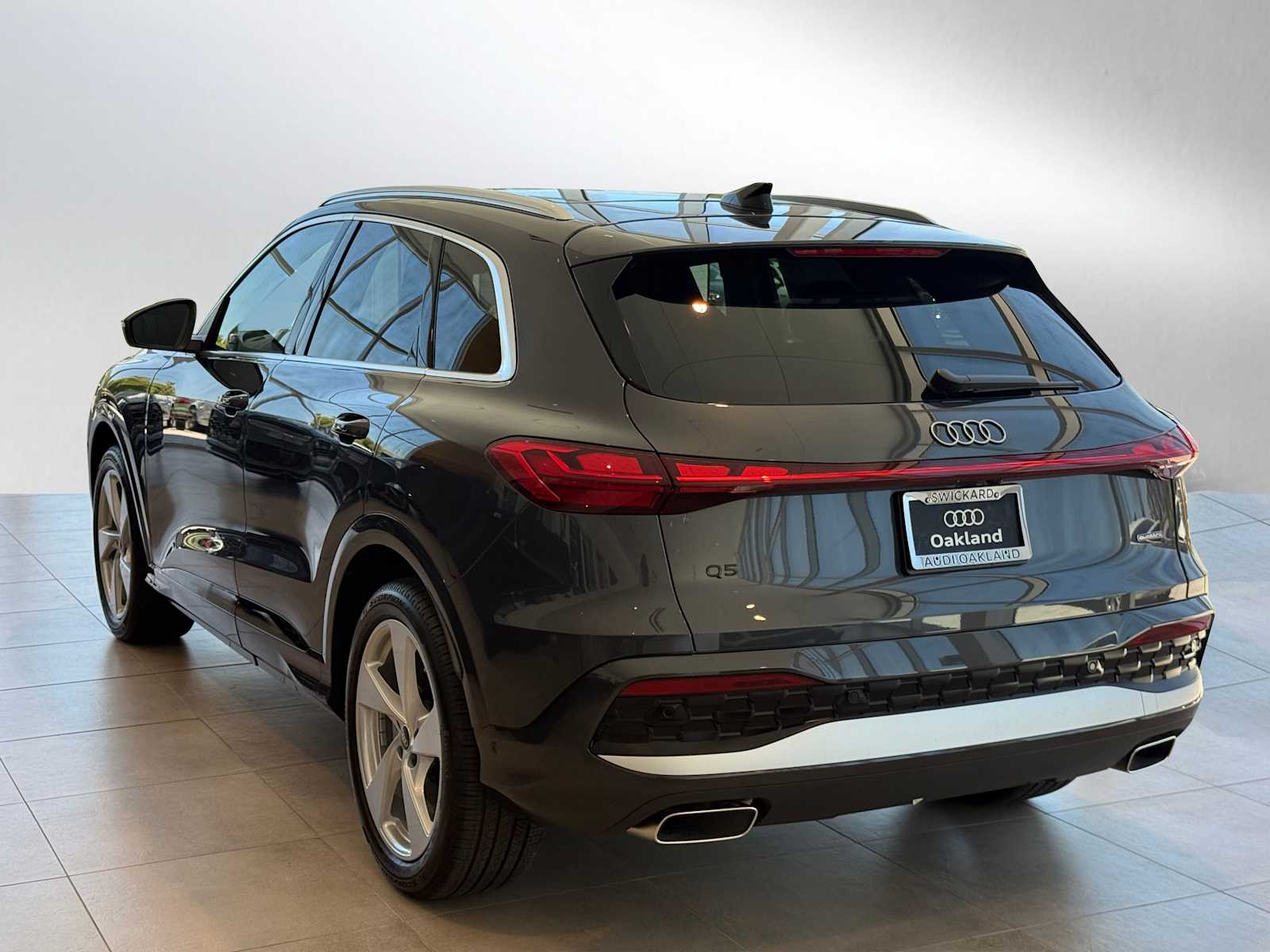2025 Audi Q5 2.0T Prestige photo 3