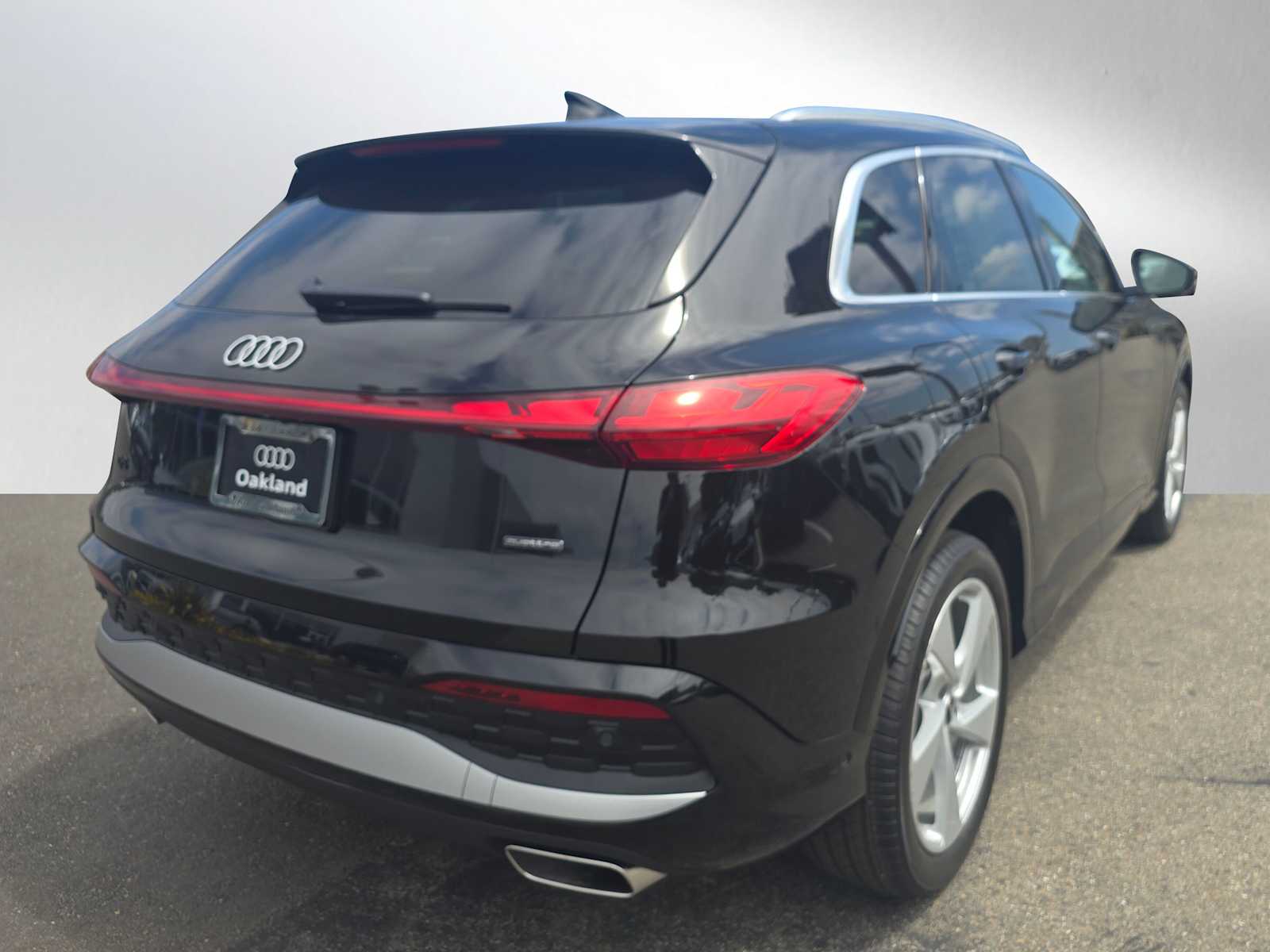 2025 Audi Q5 2.0T Prestige photo 3