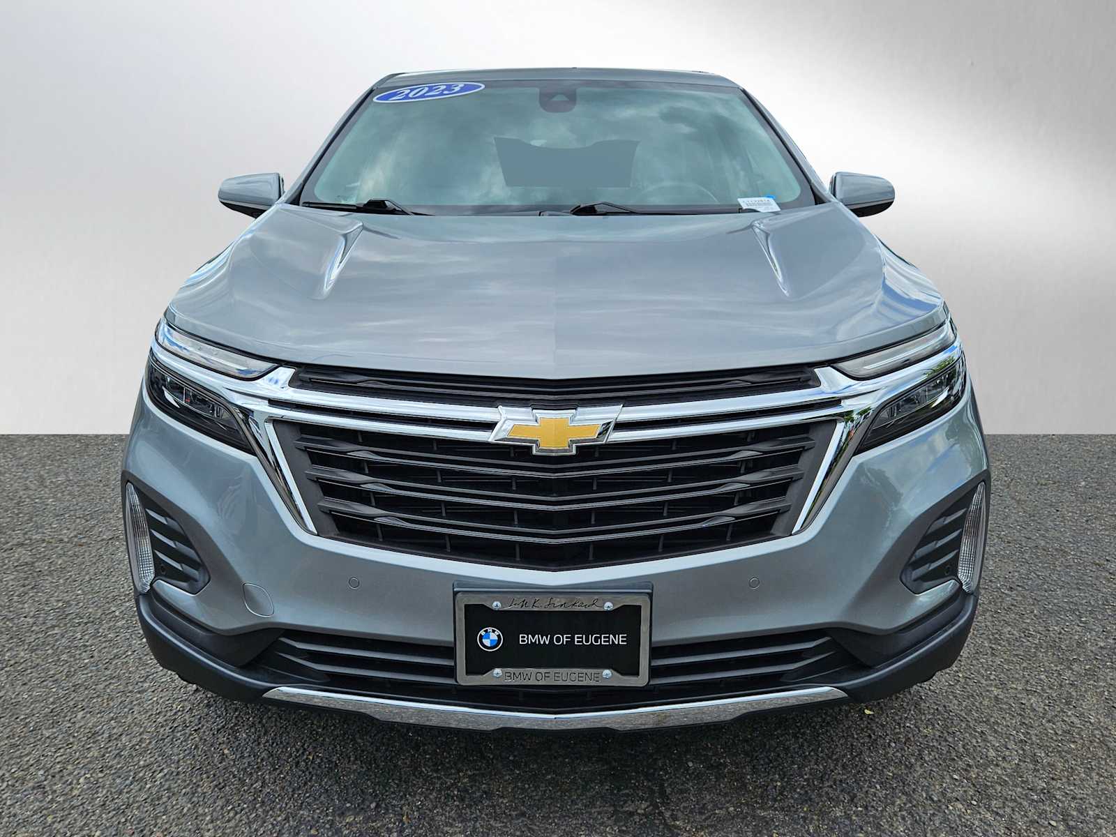 2023 Chevrolet Equinox LT photo 2