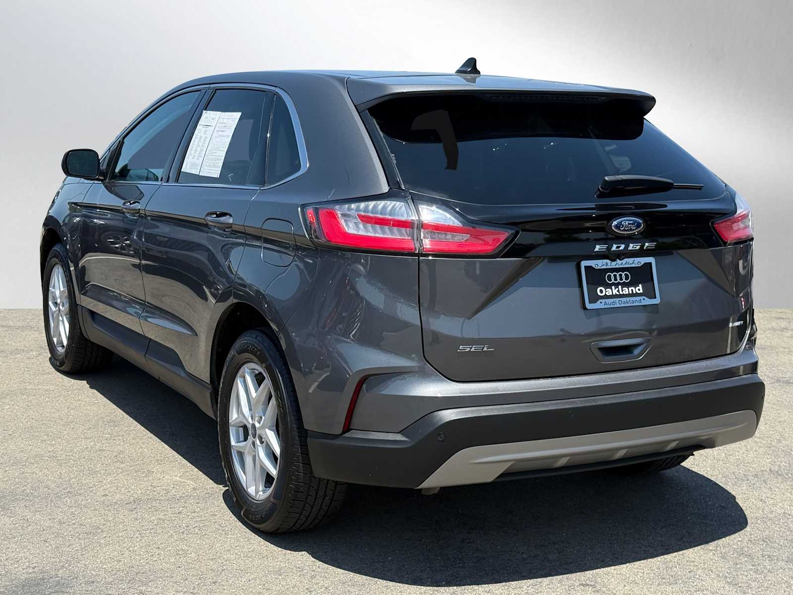 2022 Ford Edge SEL photo 4