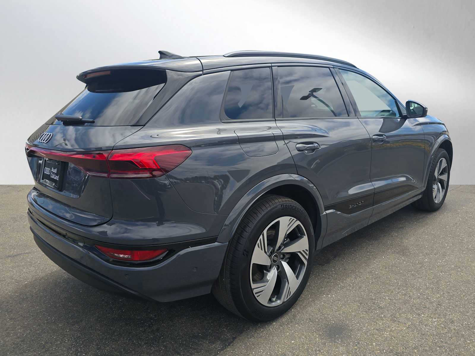 2025 Audi Q6 E-tron Premium Plus photo 3