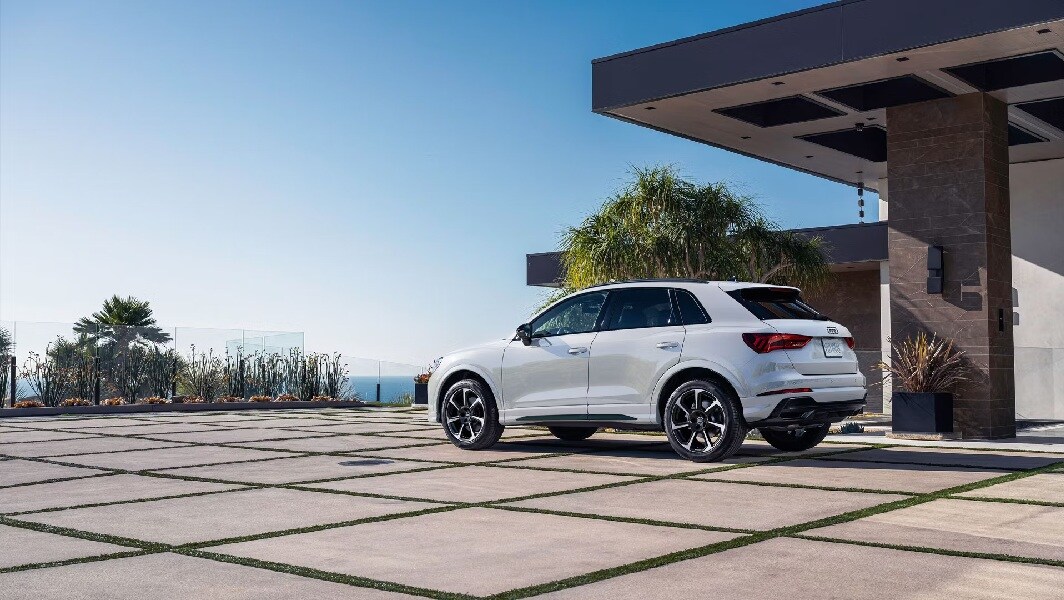 2025_white_audiq3.jpg