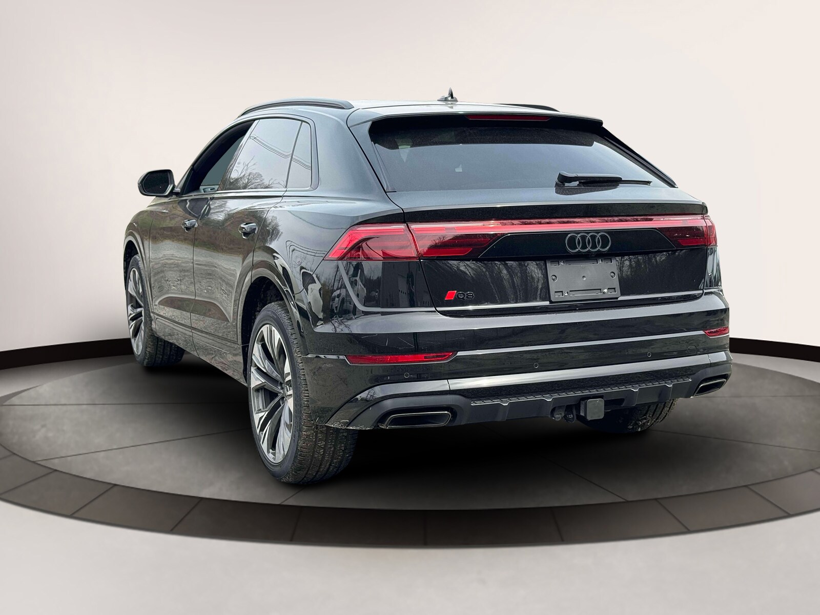 2025 Audi Q8 55 Premium Plus photo 2