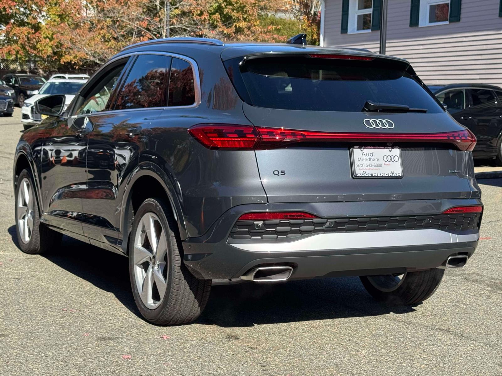 2025 Audi Q5 2.0T Premium Plus photo 3