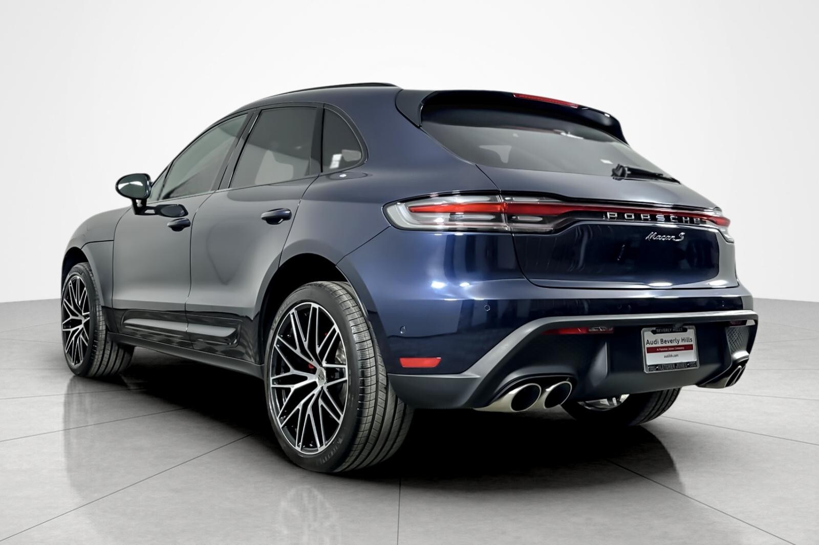 2022 Porsche Macan S photo 3