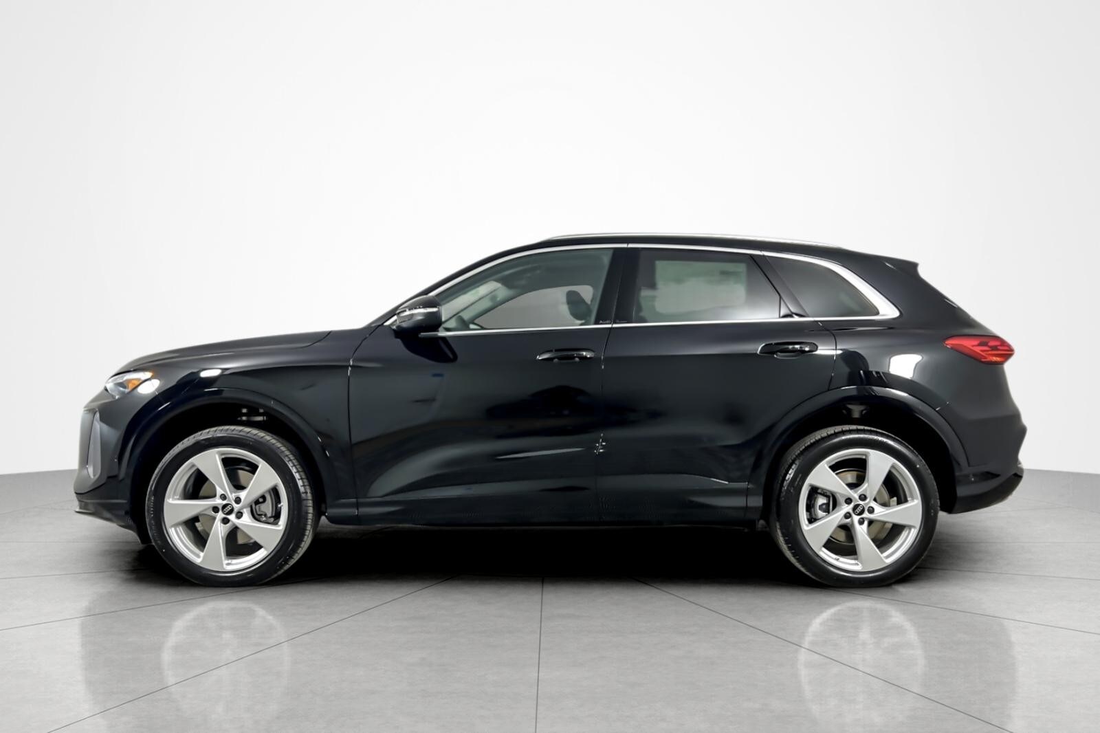 2025 Audi Q5 Premium Plus photo 3