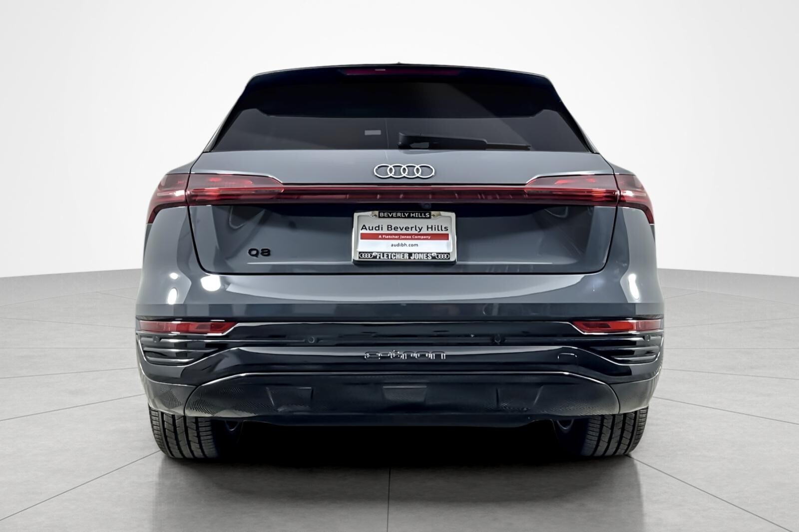 2024 Audi Q8 E-tron Prestige photo 4